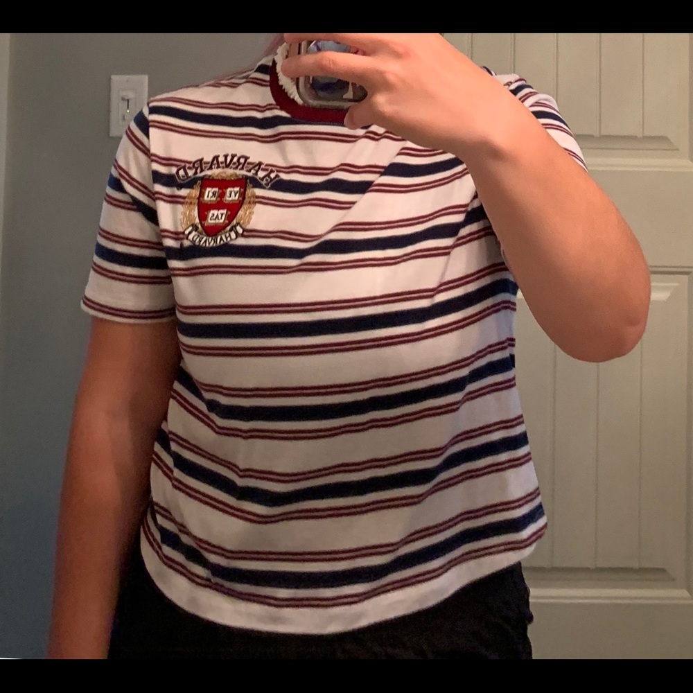 Harvard Tee✨ - Picture 2 of 4